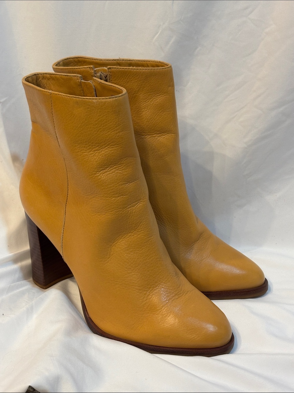 Gianni Bini Arita Leather Ankle Boots Camel Tan Block Heel Booties Size 10M
